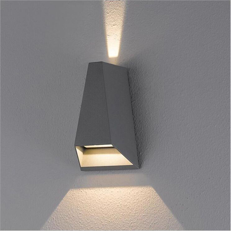 Outdoor Lighting With Outlet - Đèn LED 12W Ngoài Trời &